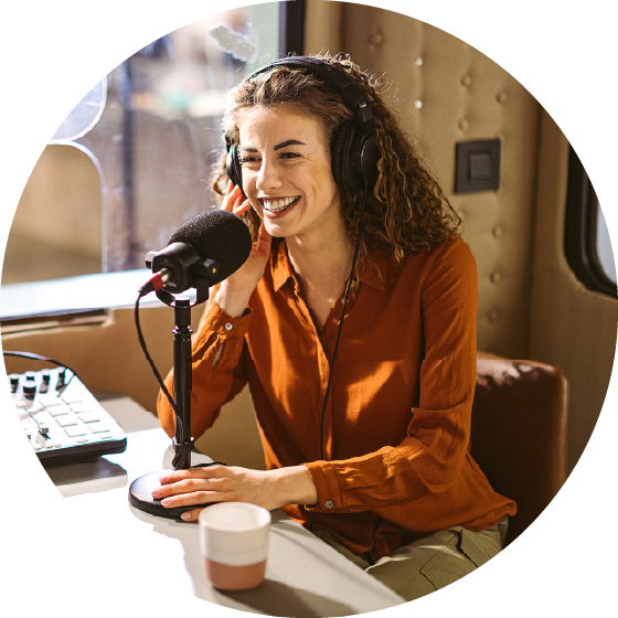 radio-host-smiling-circle